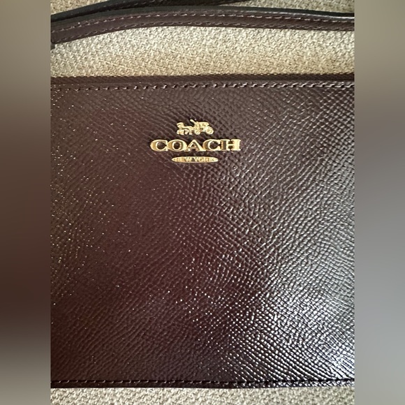Coach wristlet like new condition plum - Picture 6 of 6